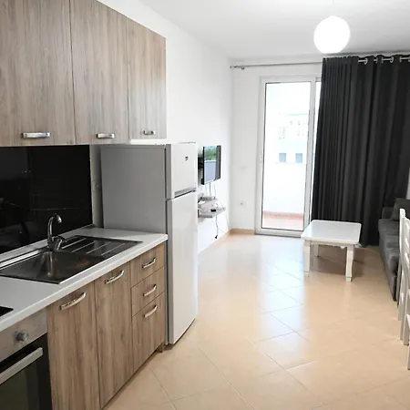 Apartament Vacation - *